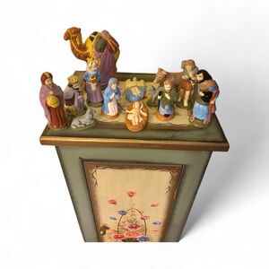 Vintage Hand-Painted 13 piece Nativity Set